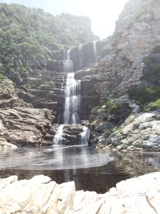 Vattenfall i Tsitsikamma Nationalpark. Tre meter ifrån Mias crash-site.